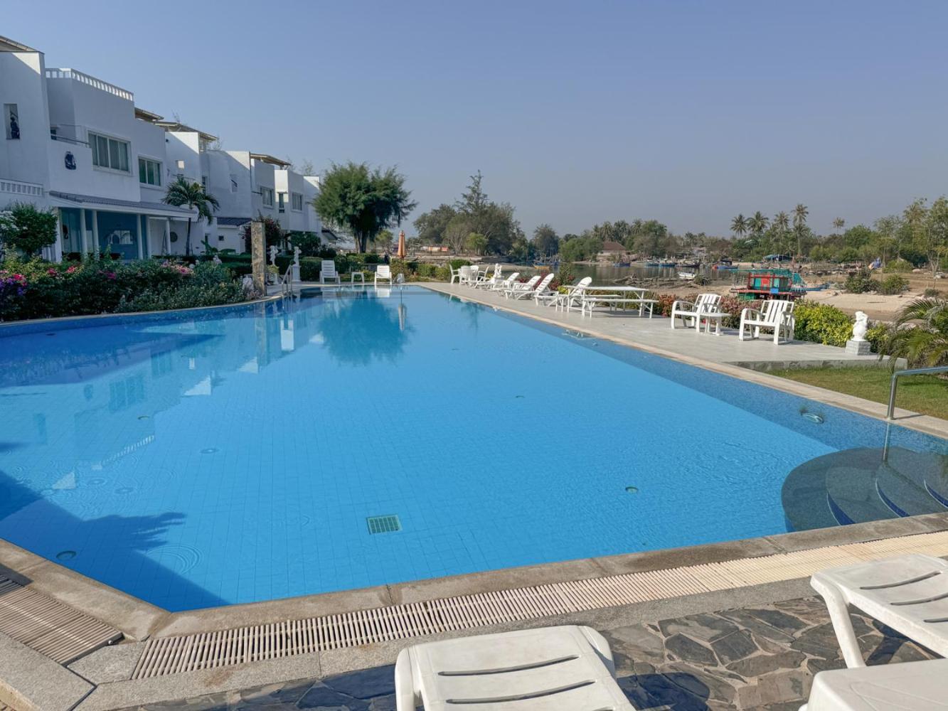 Absolute Beachfront Villa Ban Huai Yang エクステリア 写真