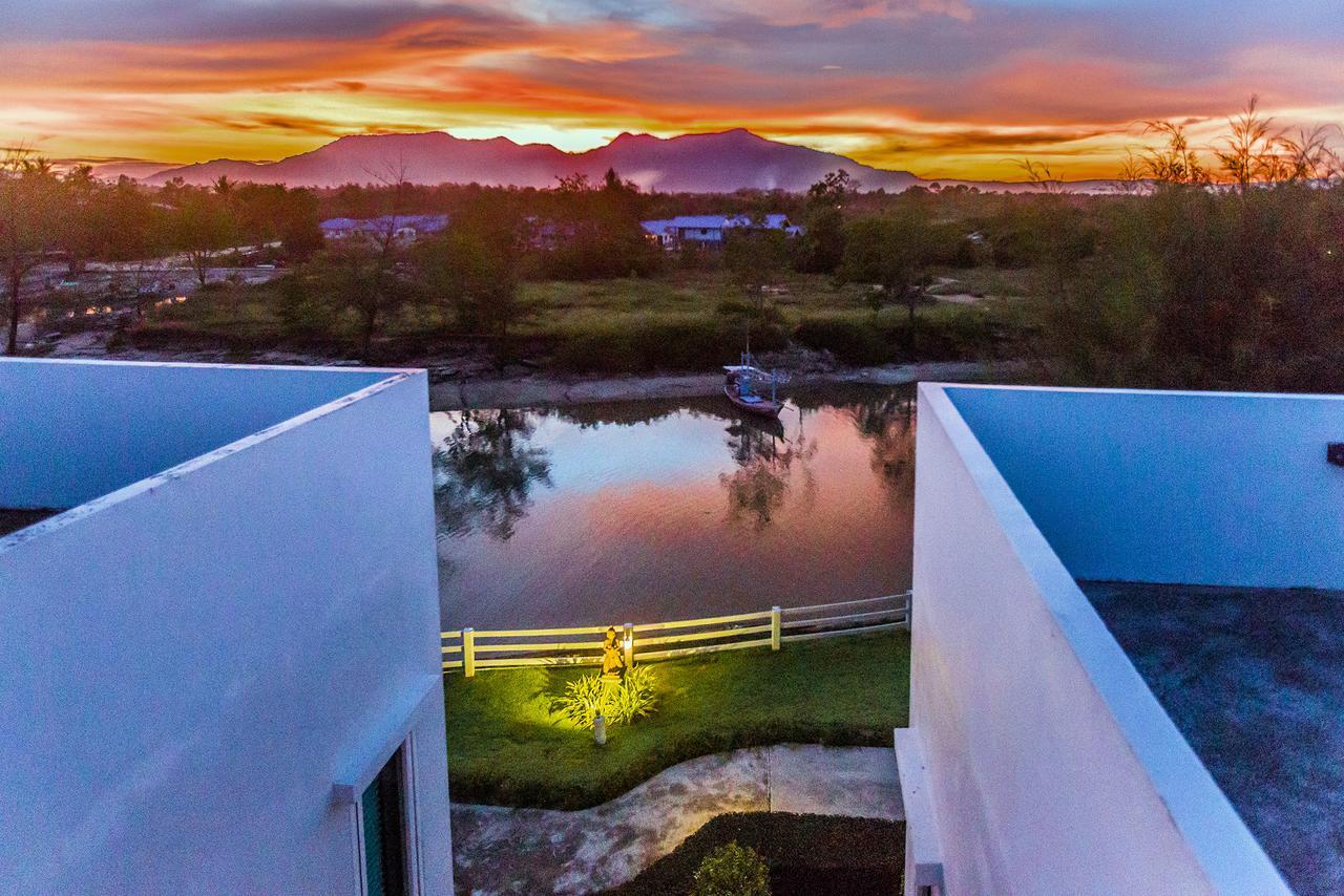 Absolute Beachfront Villa Ban Huai Yang エクステリア 写真